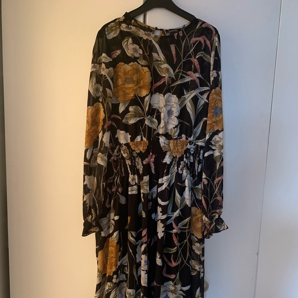 Boohoo floral dress,Size 4